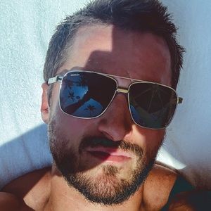 Meet your Posher, Adam